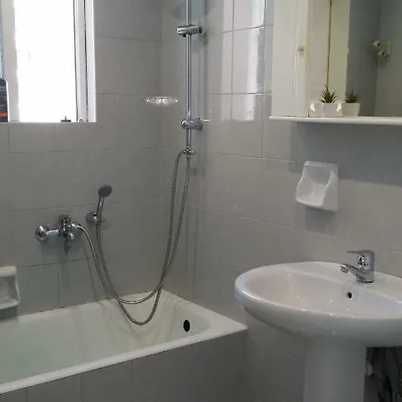 Athenian Luxury Apartment, Near Metro Station Chalandri, Nu 2 Apartment